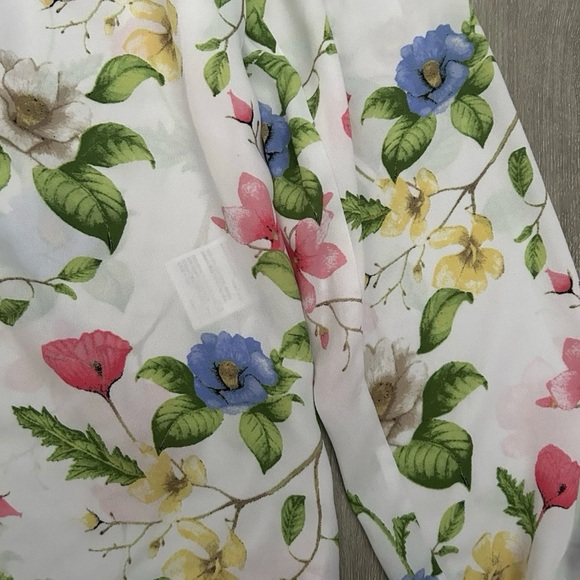 Women’s Charter Club Floral Blouse Size Petite Small - Picture 4 of 4